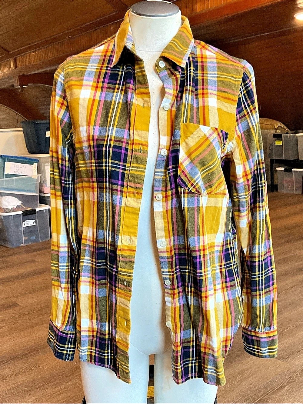 Old Navy The Classic Shirt in Flannel Plaid Button Down Yellow & Purple Medium